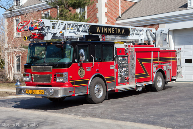 Winnetka Fire Department Spartan Sirius Smeal quint Truck 28